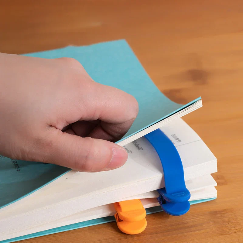 Always Read Automatic Page Turner Bookmark - Image 3