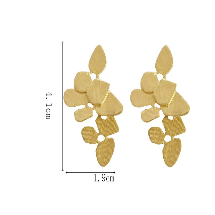 Elegant Timeless Leaf Retro Earrings - Image 6