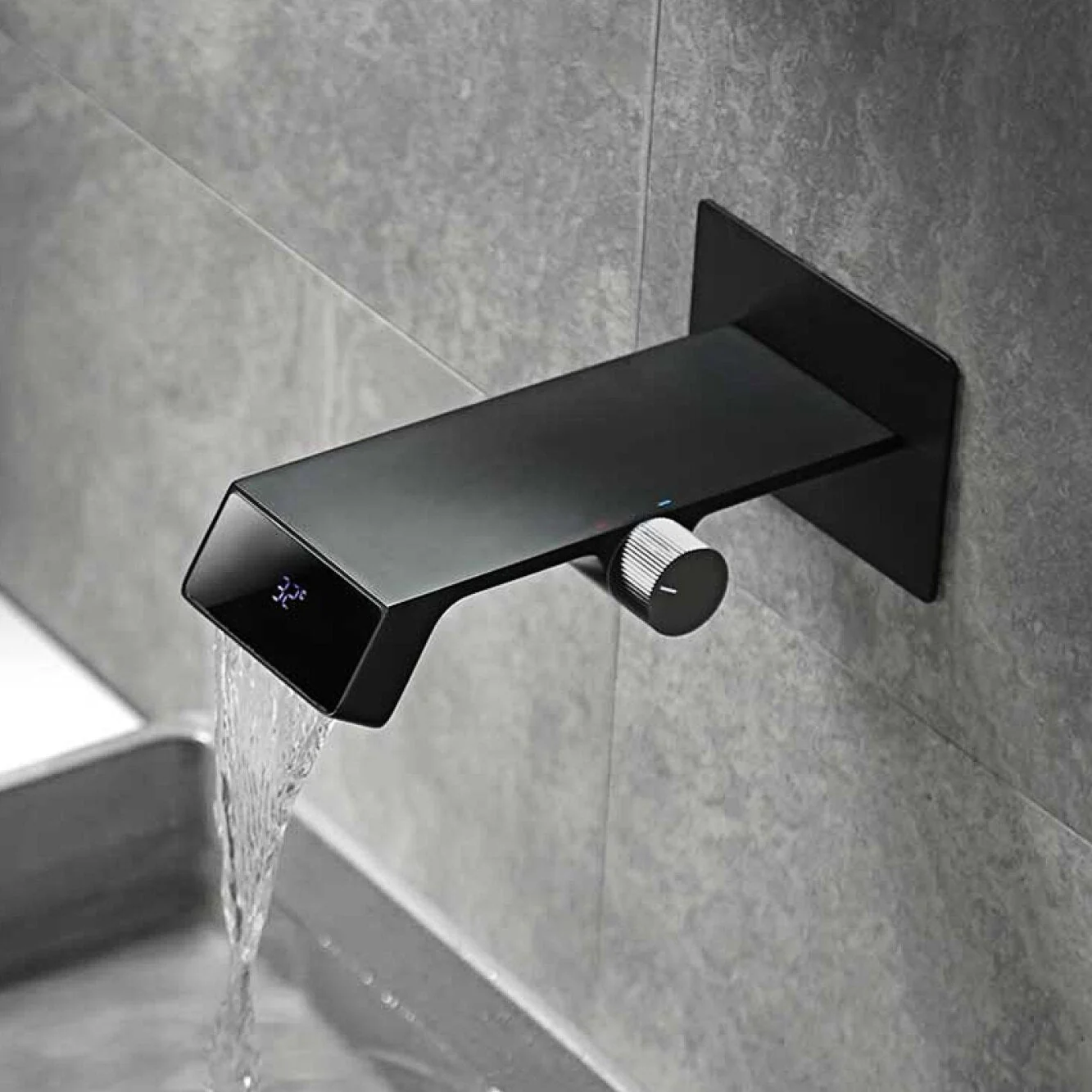 High-End Digital Display Futuristic Bathroom Faucet - Image 3