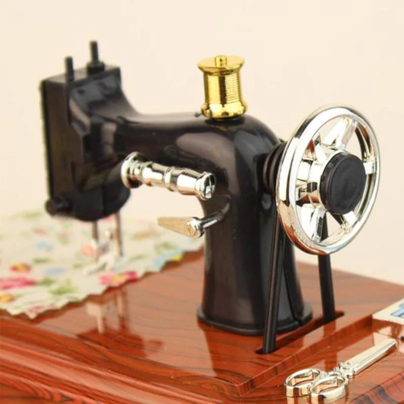 Mini Craft Retro Sewing Machine Decor - Image 2