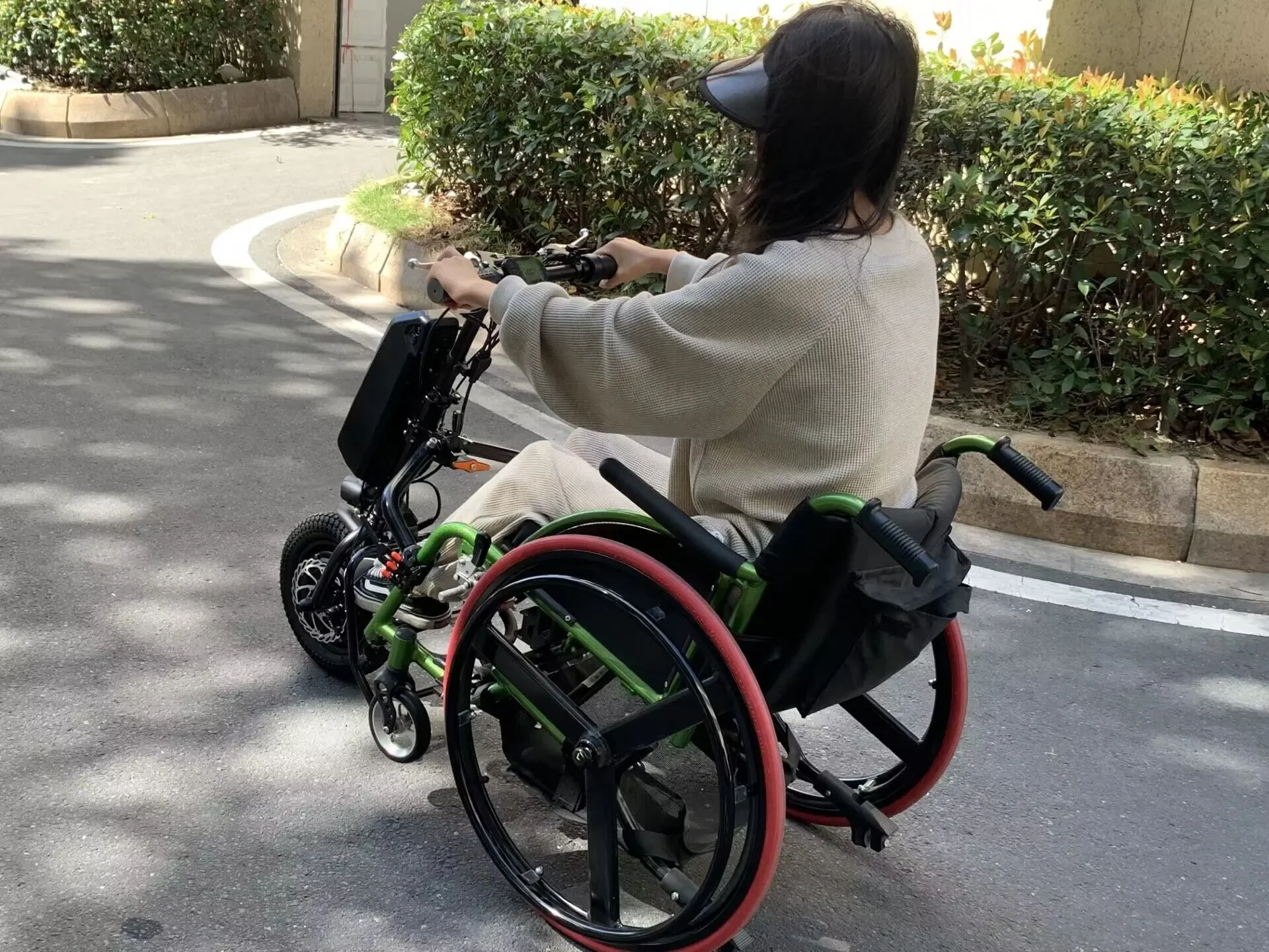 Mobility Plus Electric Lightweight Mobility Handbike - Image 3