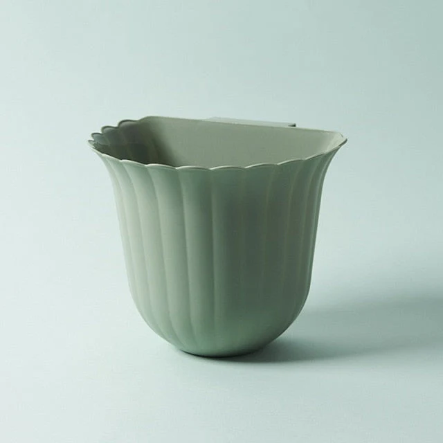 Nordic Flower Shape Hanging Trash Can - Image 4