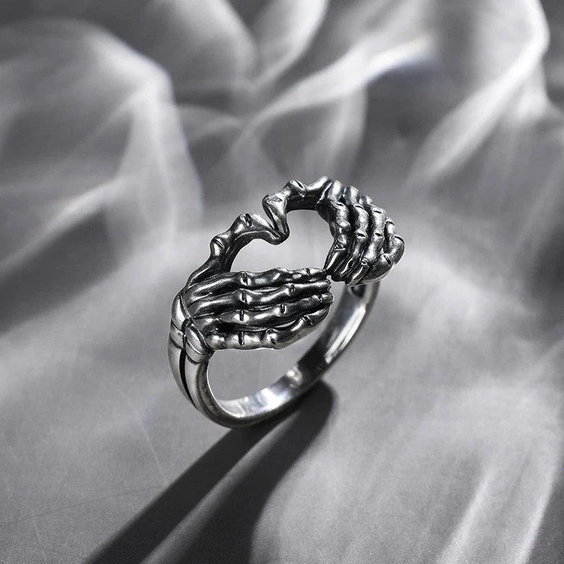 Retro Skull Heart Ring - Image 3
