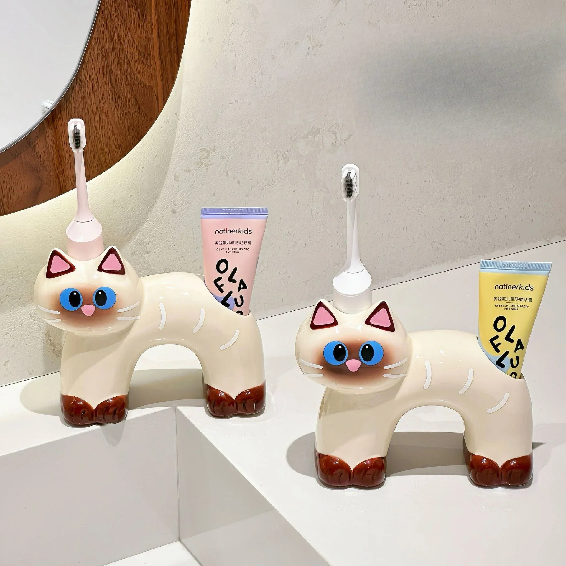Sassy Cat Ceramic Toothbrush Holder - Image 2
