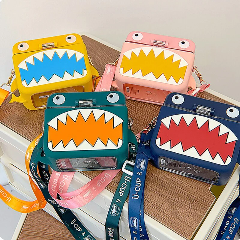 Shark Built-in Straw Water Bottle - Image 5