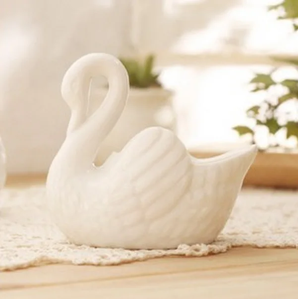 Swan Minimal Ceramic Pot - Image 3