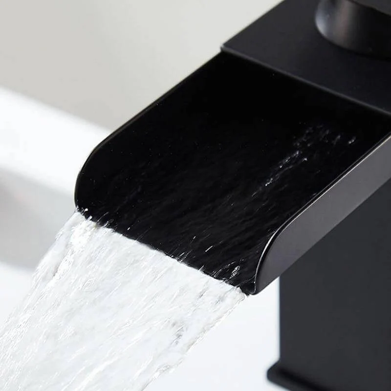 Water Temperature Sensitive LED Bathroom Faucet - Image 7