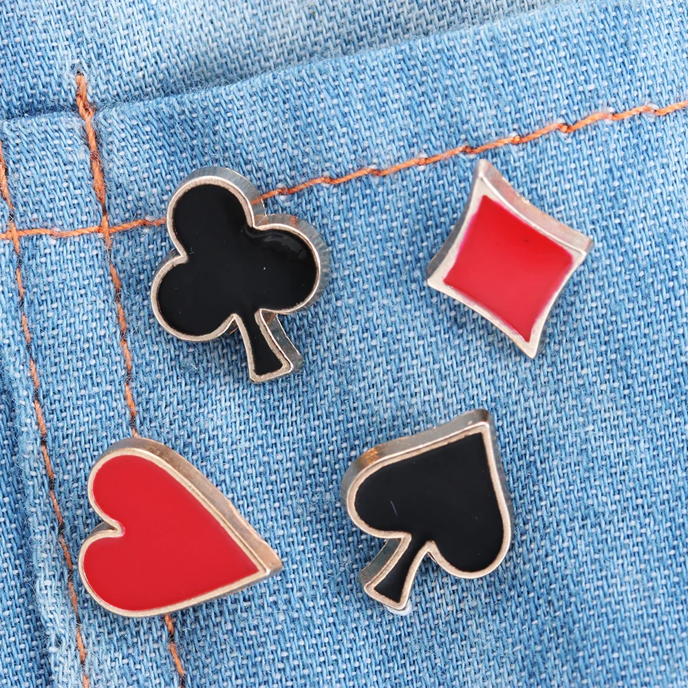 Zinc Alloy Poker Card Collar Clips Brooch Set - Image 2